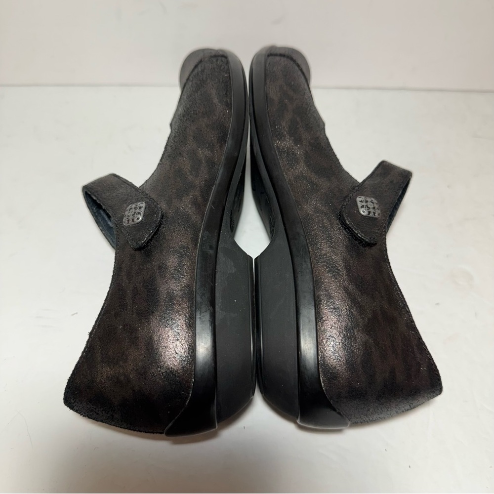 Dansko Opal Leopard Print Leather Low Heel Mary Jane Clogs Shoes Sz 39 US 8.5-9 - Picture 11 of 15